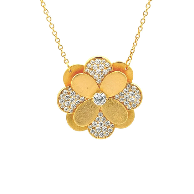 Sparkle Flower Pendant Necklace in Yellow Gold