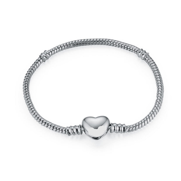 Thick Snake Chain Heart Closure Bracelet in White Gold