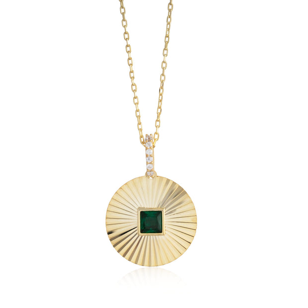 Ribbed Circle Emerald Square Center Pendant in Yellow Gold