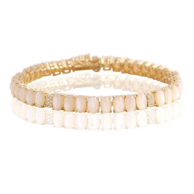 White Mother of Pearl Ovals Bracelet in Yellow Gold